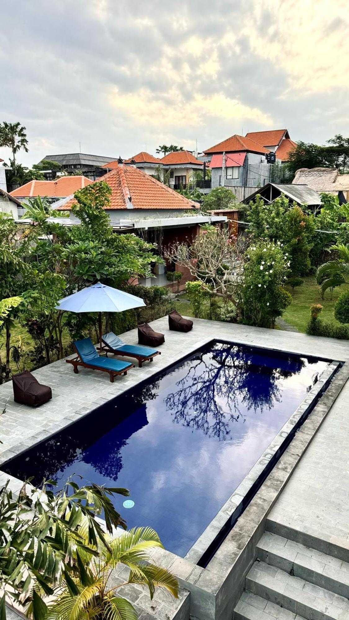 Putu Homestay チャングー 部屋 写真
